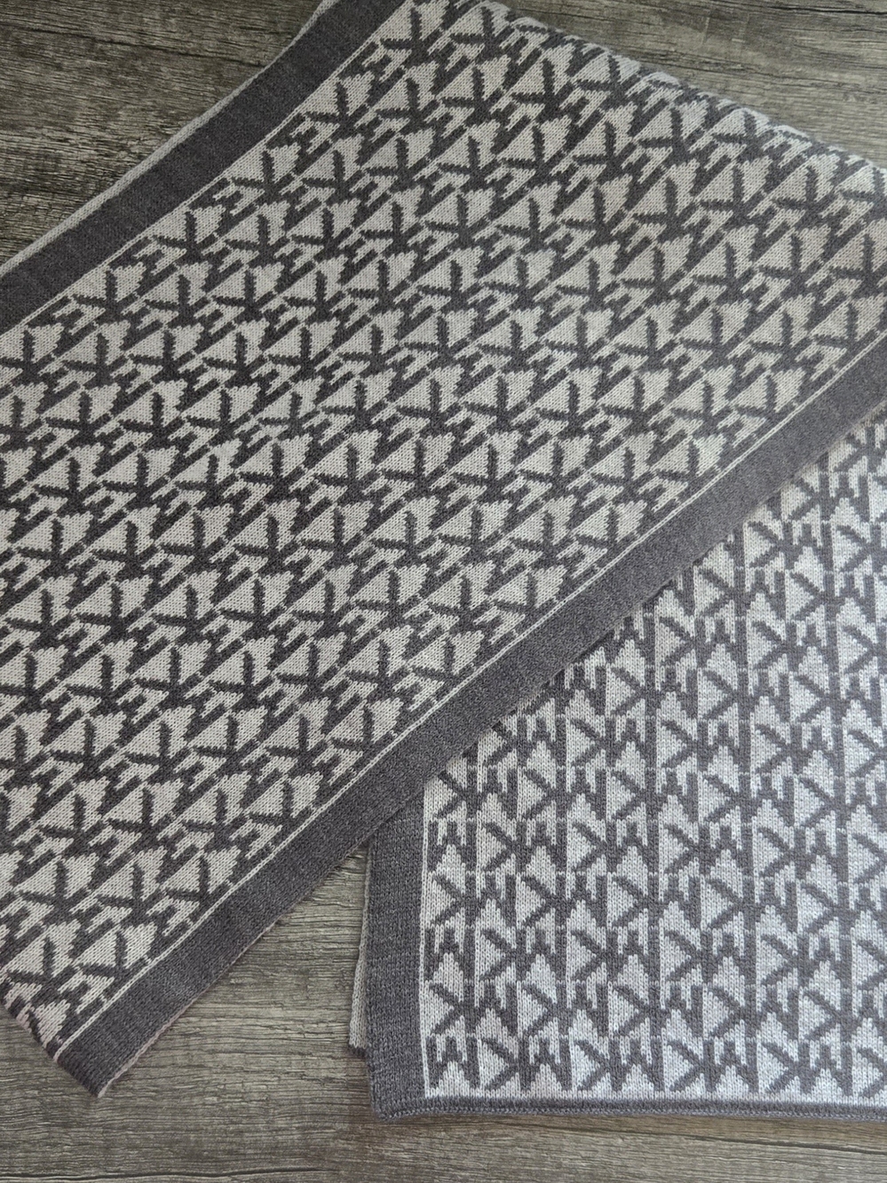 Michael Kors Gray and Dark Gray Geometric Knit Scarf